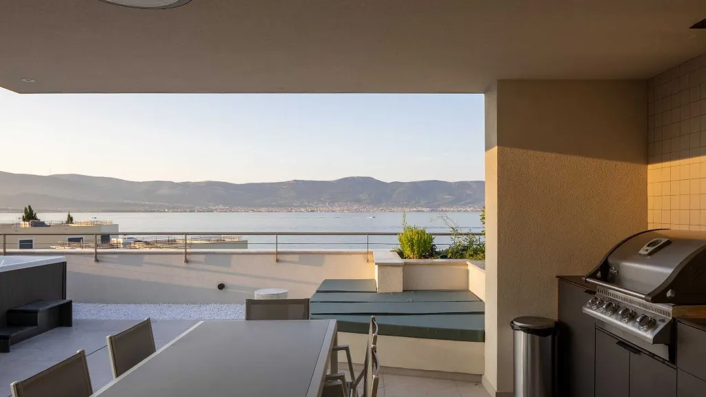 3-Bedroom Villa in Slatine for Up to 8 Guests