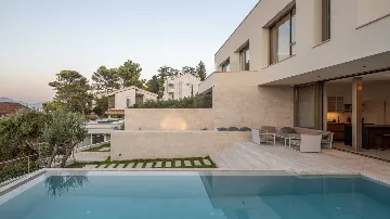 3-Bedroom Villa in Slatine for Up to 8 Guests