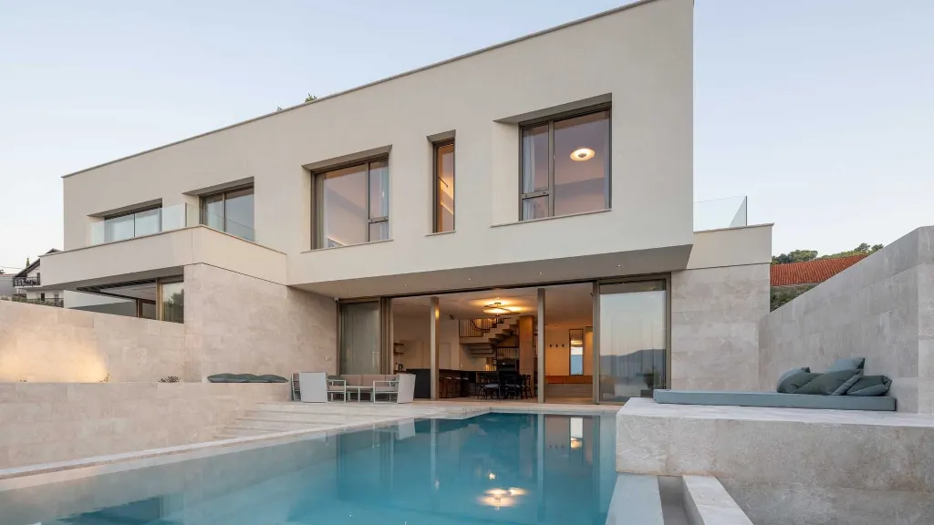 3-Bedroom Villa in Slatine for Up to 8 Guests