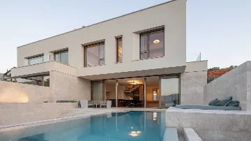 3-Bedroom Villa in Slatine for Up to 8 Guests