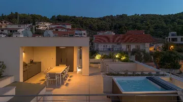 3-Bedroom Villa in Slatine for Up to 8 Guests