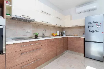 Apartment for 4 in Okrug Gornji with Balcony