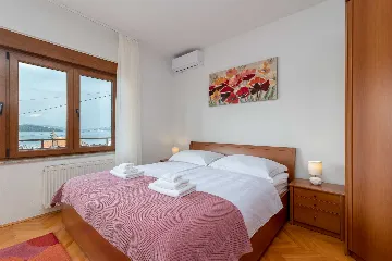 Apartment for 4 in Okrug Gornji with Balcony