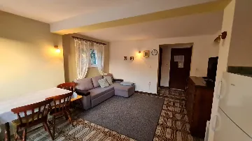 Okrug Gornji 1-Bedroom Apartment for up to 3