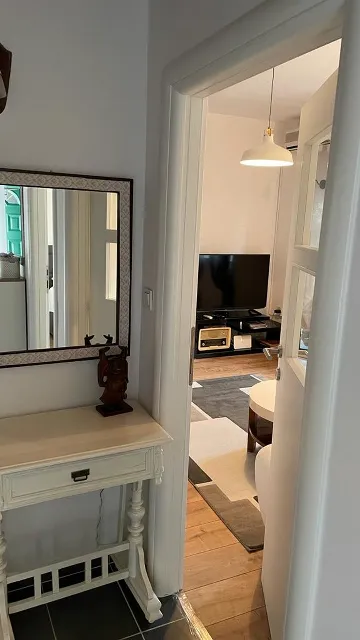 2-Bedroom Apartment in Okrug Gornji (4 Guests)