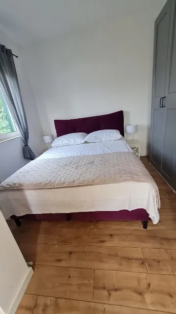 2-Bedroom Apartment in Okrug Gornji (4 Guests)