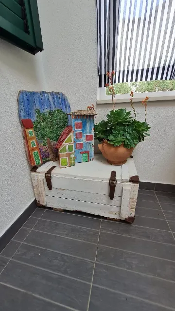 2-Bedroom Apartment in Okrug Gornji (4 Guests)