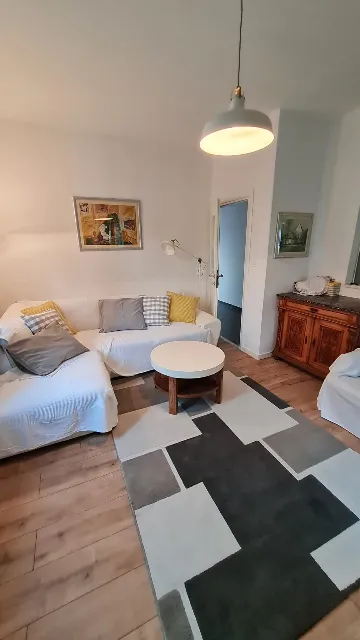 2-Bedroom Apartment in Okrug Gornji (4 Guests)