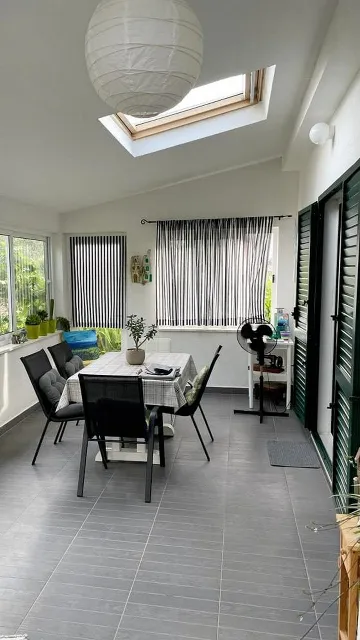 2-Bedroom Apartment in Okrug Gornji (4 Guests)