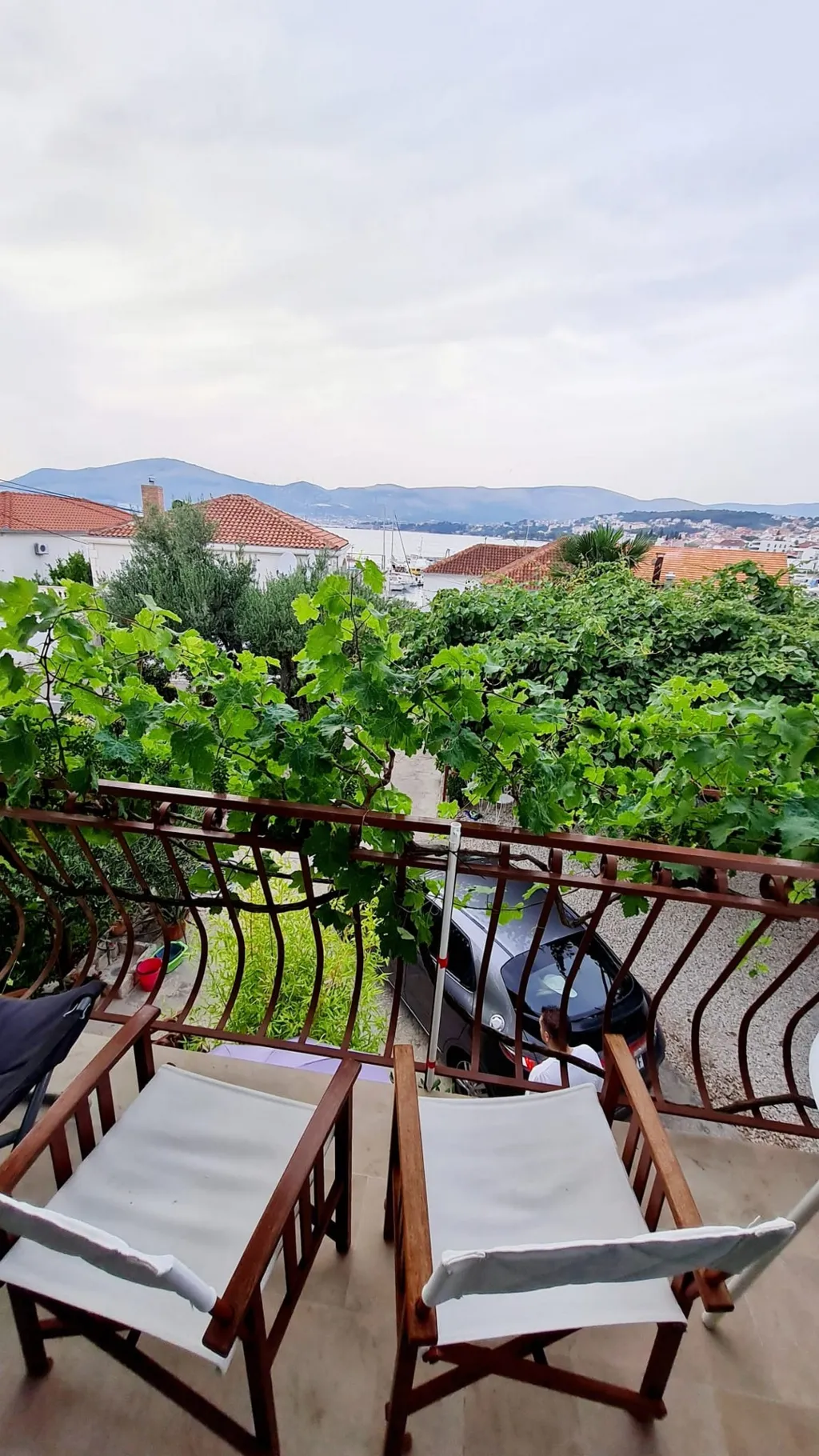 2-Bedroom Apartment in Okrug Gornji (4 Guests)