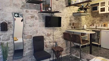 Ground-Floor Studio Apartment for 2 in Trogir