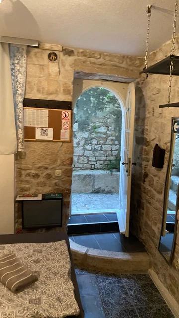 Ground-Floor Studio Apartment for 2 in Trogir