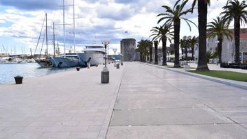 Trogir Old Town Holiday House for 9 Guests