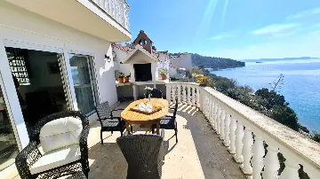 Duplex Apartment with 4 Bedrooms in Okrug Donji