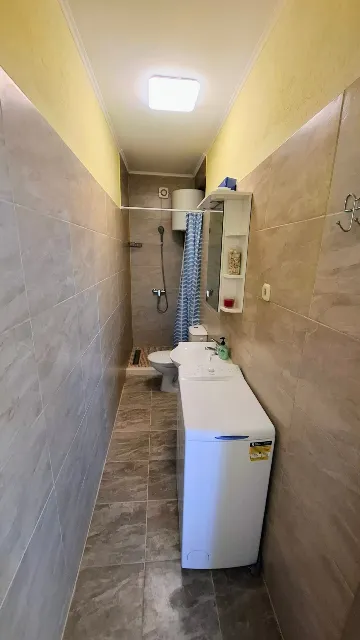 Okrug Donji 1-Bedroom Apartment for 2 Guests