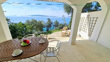 Okrug Donji 1-Bedroom Apartment for 2 Guests