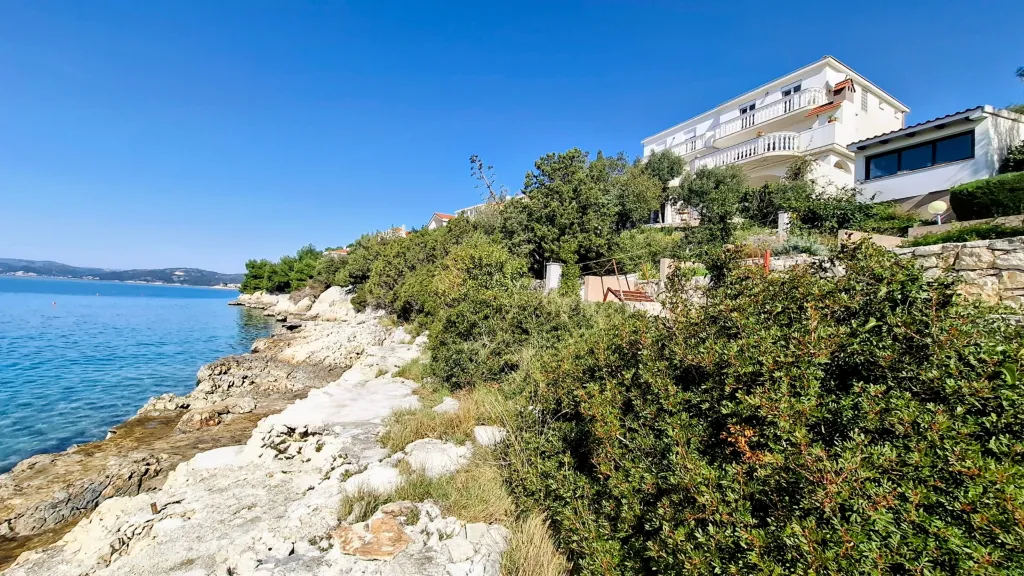 Okrug Donji 1-Bedroom Apartment for 2 Guests