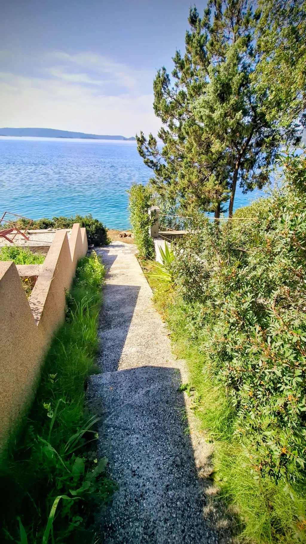 Beachfront Guest House in Okrug Donji for 8