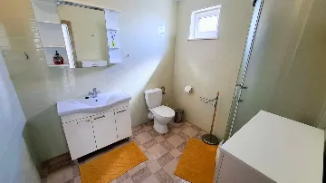 Beachfront Guest House in Okrug Donji for 8