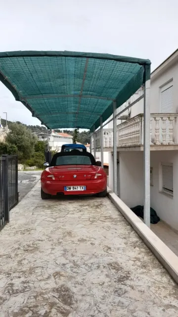 Beachfront Guest House in Okrug Donji for 8