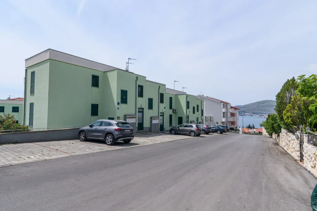 2-Bedroom Apartment in Okrug Gornji (up to 6)