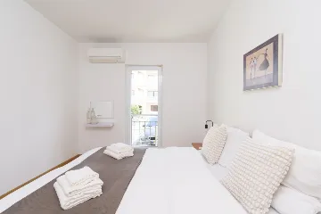 2-Bedroom Apartment in Okrug Gornji (up to 6)