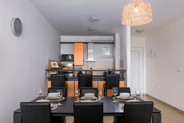 2-Bedroom Apartment in Okrug Gornji (up to 6)