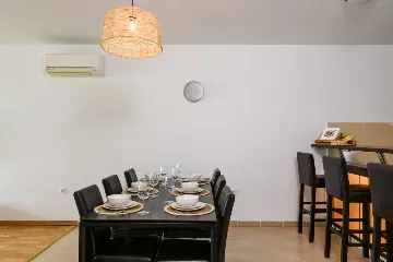 2-Bedroom Apartment in Okrug Gornji (up to 6)