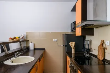 2-Bedroom Apartment in Okrug Gornji (up to 6)