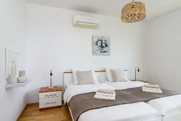 2-Bedroom Apartment in Okrug Gornji (up to 6)