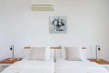 2-Bedroom Apartment in Okrug Gornji (up to 6)