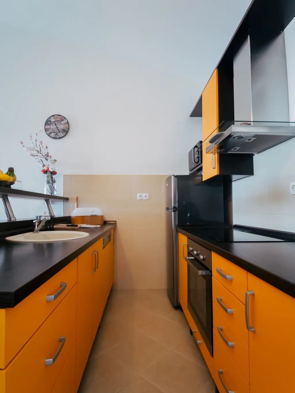 Okrug Gornji 2-Bedroom Apartment for 6 Guests