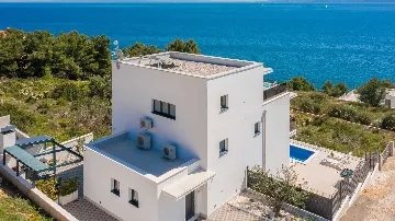 Okrug Gornji Villa for 10 Guests with Pool