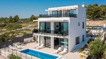 Okrug Gornji Villa for 10 Guests with Pool