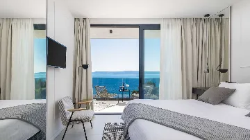 Okrug Gornji Villa for 10 Guests with Pool