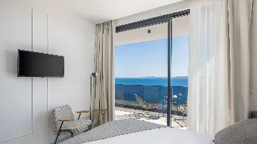 Okrug Gornji Villa for 10 Guests with Pool