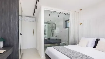 Okrug Gornji Villa for 10 Guests with Pool