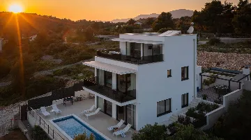 Okrug Gornji Villa for 10 Guests with Pool