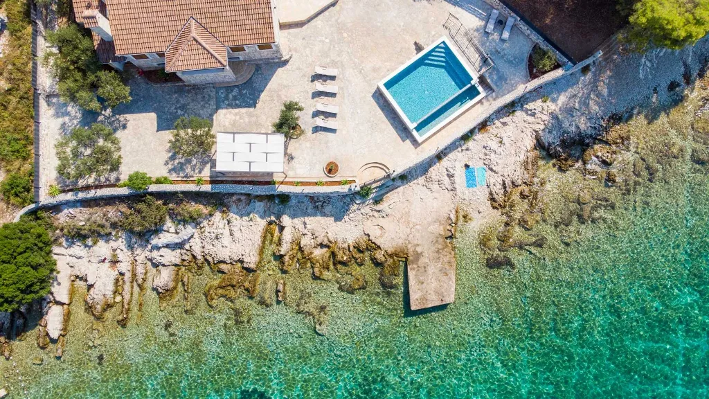 Villa in Okrug Gornji for 8 with Heated Infinity Pool