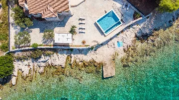 Villa in Okrug Gornji for 8 with Heated Infinity Pool