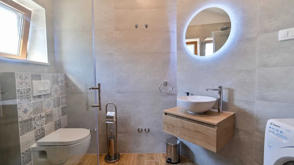 Villa in Okrug Gornji for 8 with Heated Infinity Pool