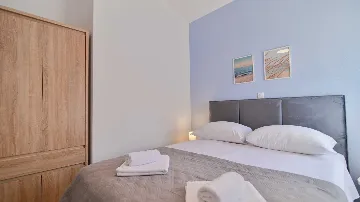 Villa in Okrug Gornji for 8 with Heated Infinity Pool