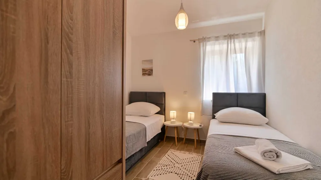 Villa in Okrug Gornji for 8 with Heated Infinity Pool