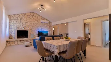 Villa in Okrug Gornji for 8 with Heated Infinity Pool