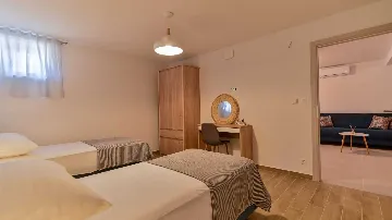 Villa in Okrug Gornji for 8 with Heated Infinity Pool