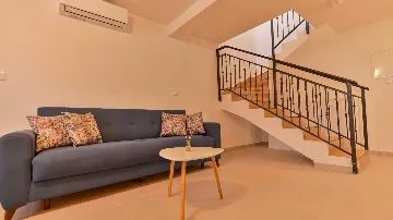 Villa in Okrug Gornji for 8 with Heated Infinity Pool