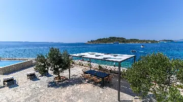 Villa in Okrug Gornji for 8 with Heated Infinity Pool