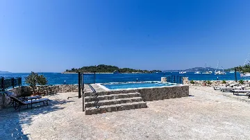 Villa in Okrug Gornji for 8 with Heated Infinity Pool