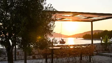 Villa in Okrug Gornji for 8 with Heated Infinity Pool