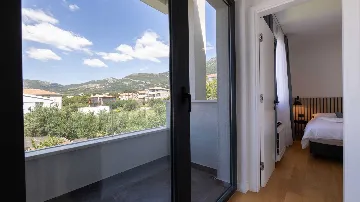 5-Bedroom Villa in Kaštel Stari for 9 Guests